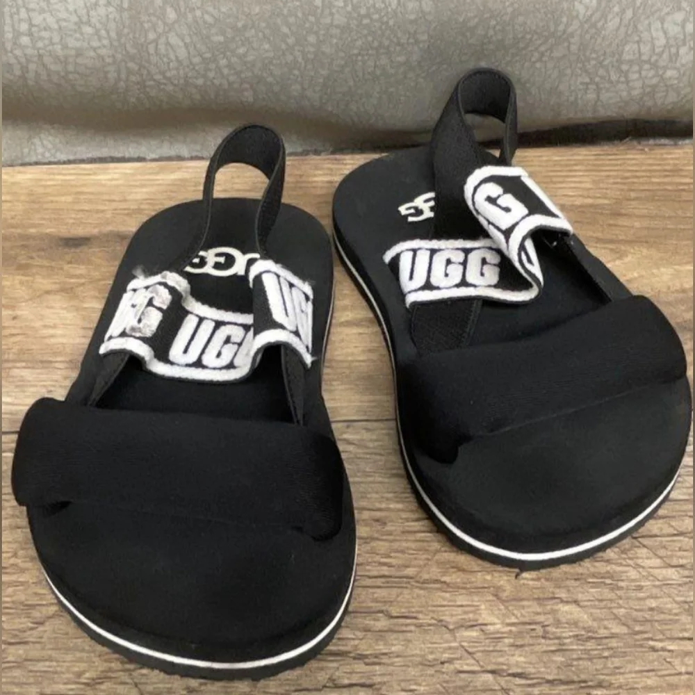 UGG Zuma Sling Black & White Logo Strap Toddler Sandals Size 7T MSRP $50
